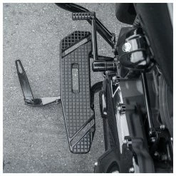 Arlen Ness Speedliner Driver Floorboards Black -Motorcycle Accessories Shop 10279733 D V3