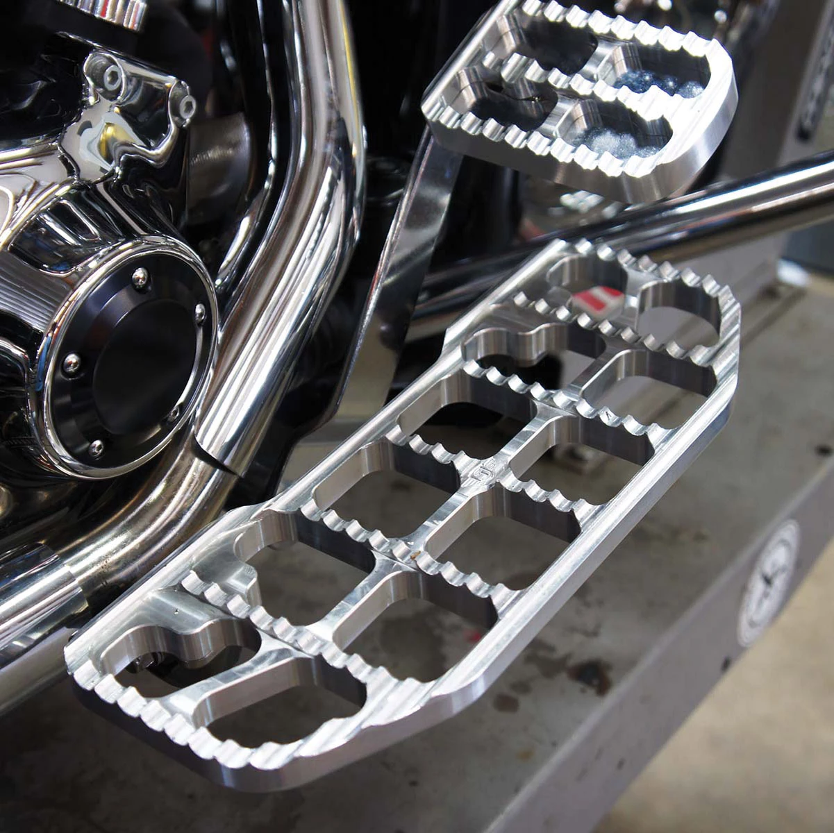 Joker Machine Raw Aluminum Serrated Floorboards 4 Joker Machine Raw Aluminum Serrated Floorboards - Image 2